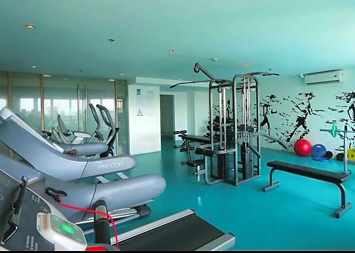Modern Studio+pool-gym/wifi/netflix 호텔