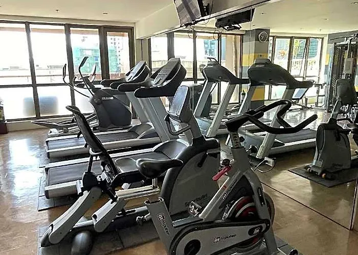 호텔 Modern Studio+pool-gym/wifi/netflix